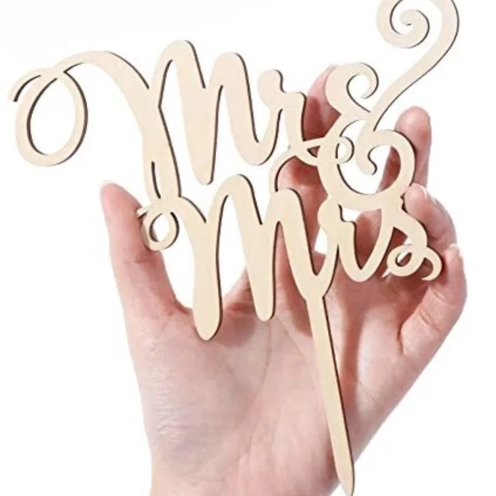 Elegant Tan 'Mr & Mrs' Cake Topper